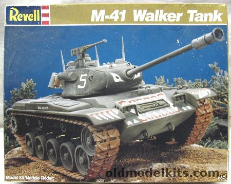Revell 1/32 M-41 (M41) Walker Bulldog Light Tank - (ex-Renwal), 8003 plastic model kit